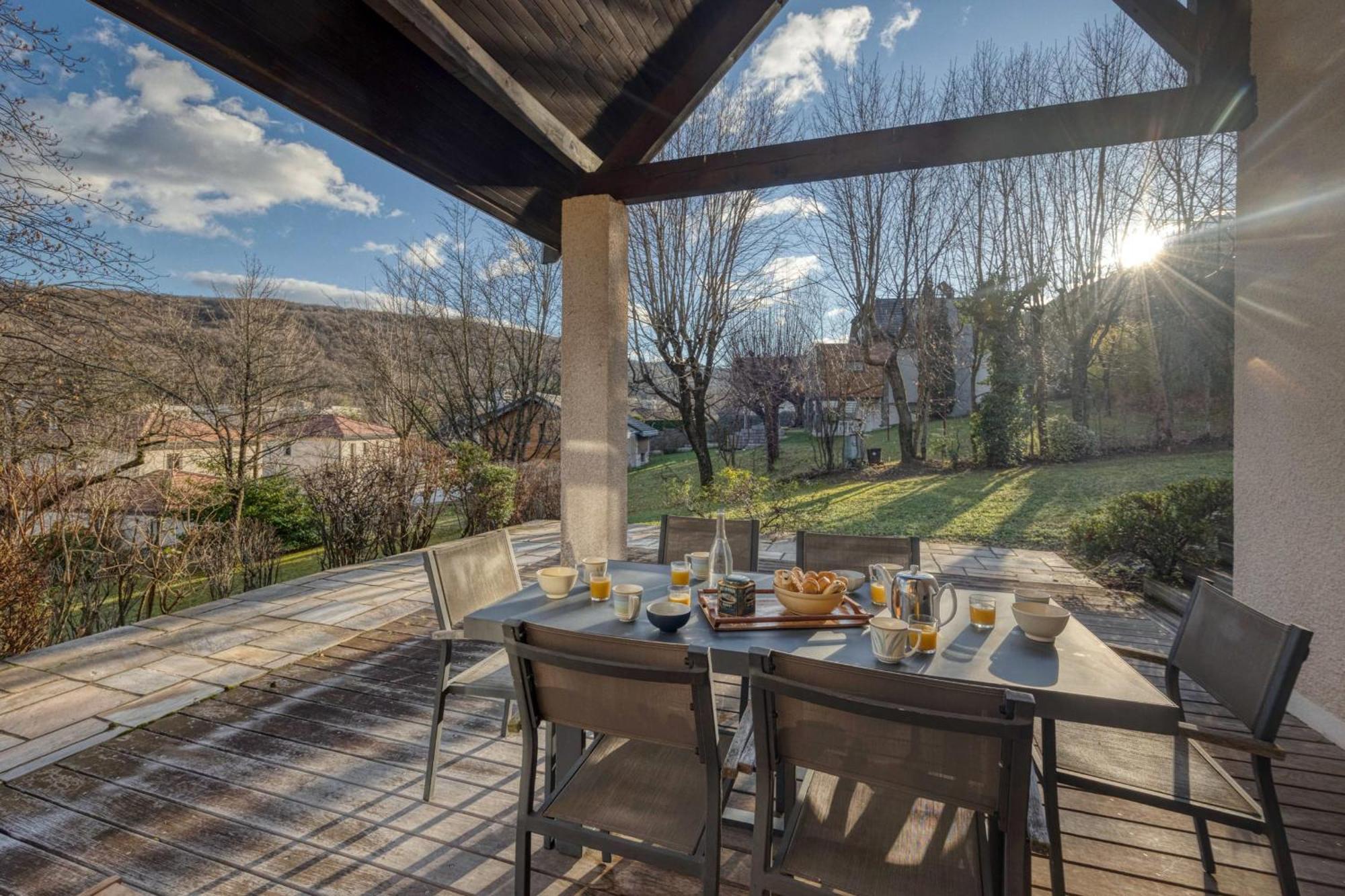#Hp La Maison Des Lilas Large Family House Sleeps 12 Garden Seyssinet Esterno foto